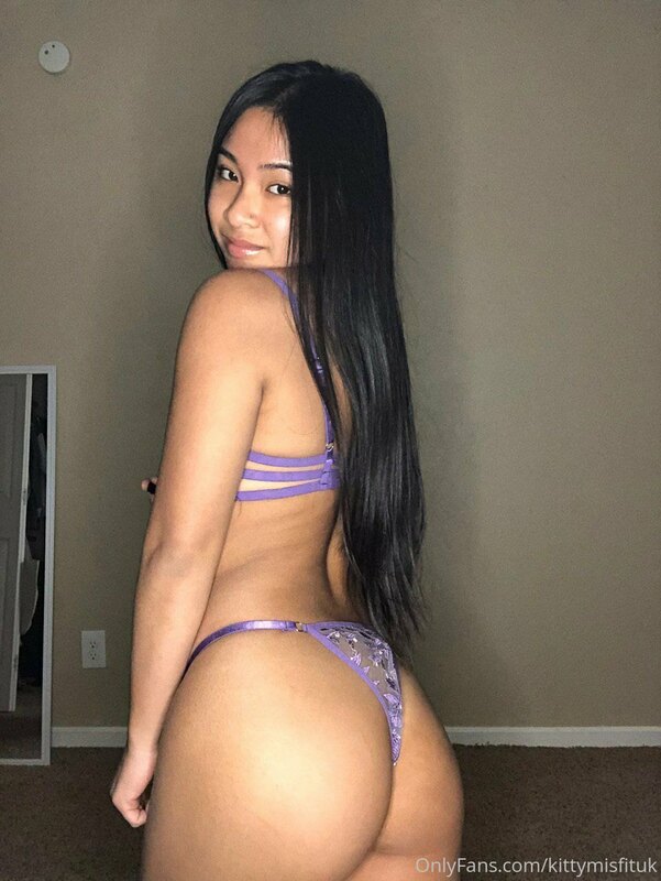 @asianngoddess?‍❤️‍?‍? 
GO ADD THIS HOT ASIAN “Freshman” COL.. 2