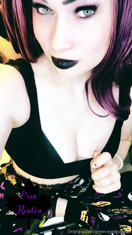 See more of me without clothes by subscribing $10  I post ne.. 8