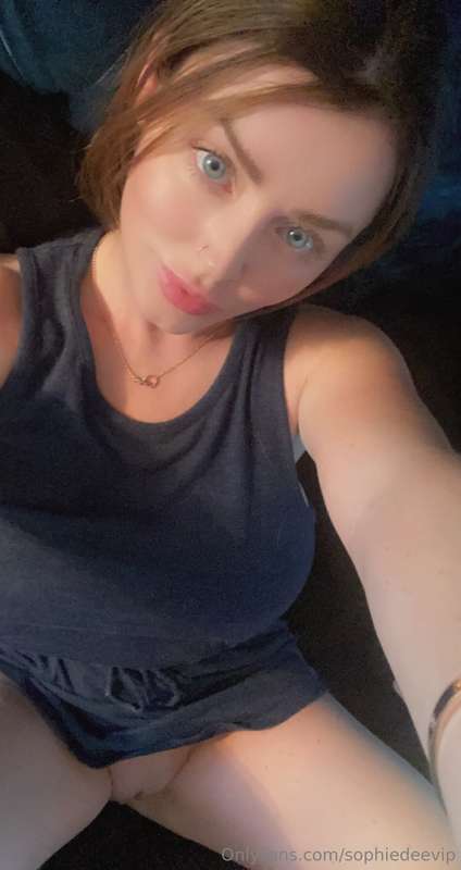 Watch me suck and fuck a huge cock 😉💦