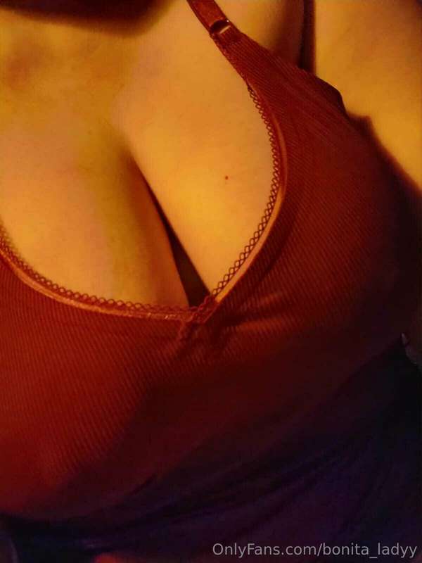 I know i have some titty lovers out there too!!! What do you.. 2