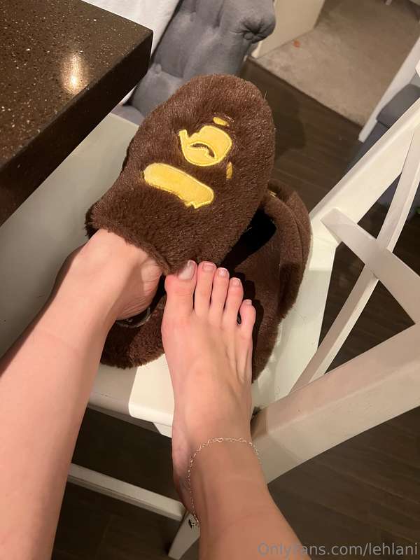 No box of chocolates just my little toes to suck on 💘💘💘 2