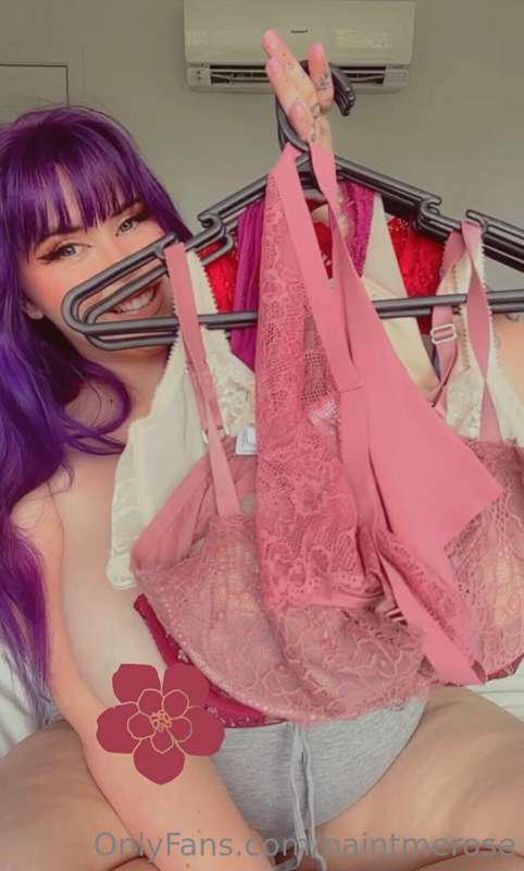I made a little video for you all trying on my old bras that..