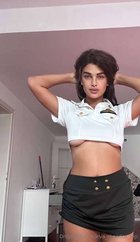 🛬🛬🛬Your Pilot ready to bring her passangers to sky✈✈✈