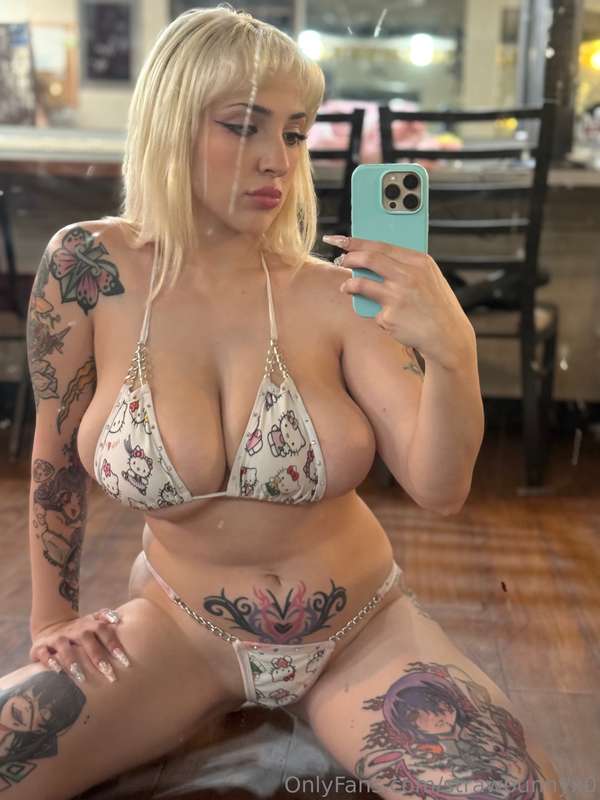 Who likes a girl on her knees?  3