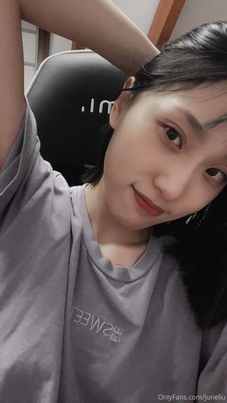 My head is so much lighter now 😆 
终于把长头发剪掉了，脑袋轻松了好多嘿嘿 8