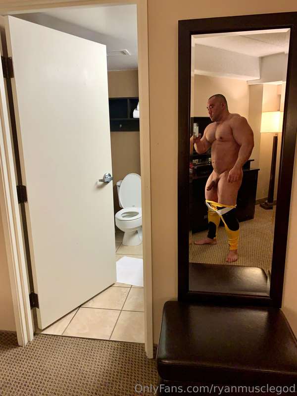 Ryanmusclegod - Onlyfans - 20 Nov, 2024