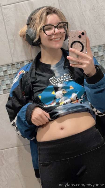 Gym fit went kinda hard today, huh? 😎✌🏻 I managed to break a.. 17