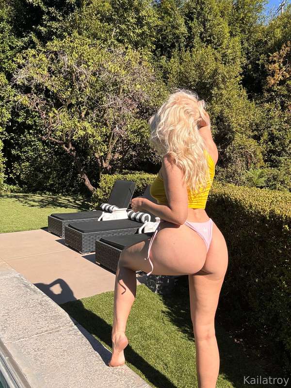 Cheeky 😍🤪🤪 even more in my dm and live 