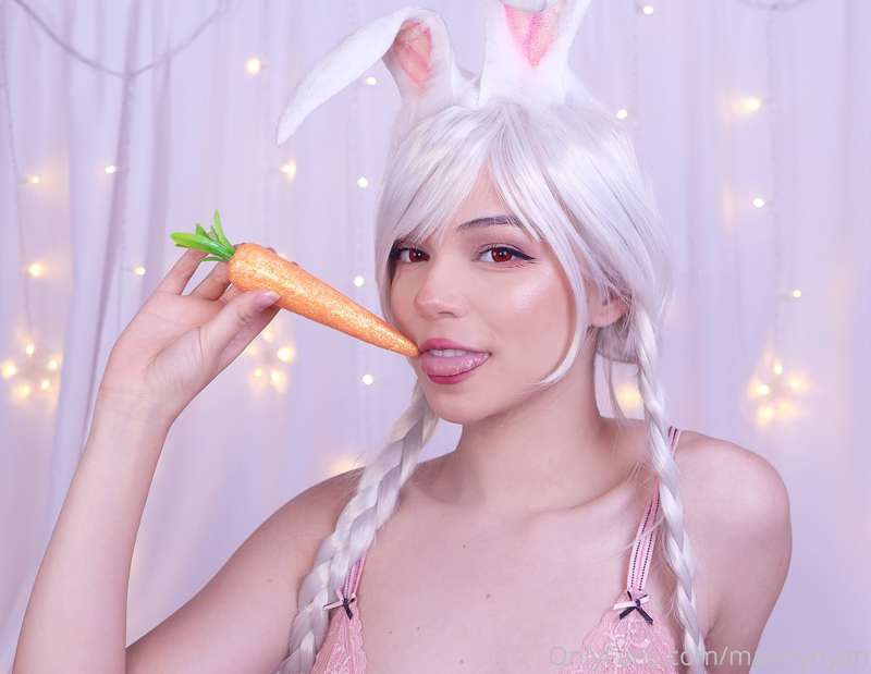 Easter Bunny Photoset🐇🌸 Will you give me your carrot? 🥕 >-<
.. 4
