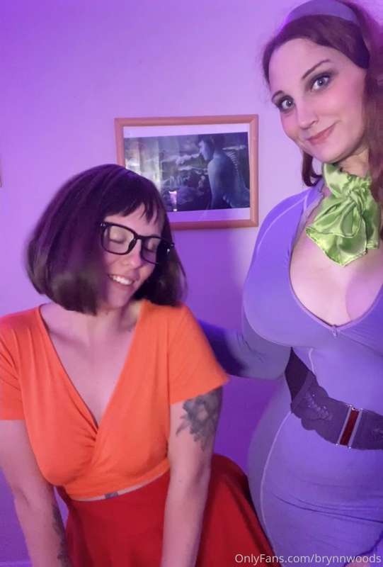 Jeepers! I finally found a clue alone with Velma and we had .. 15
