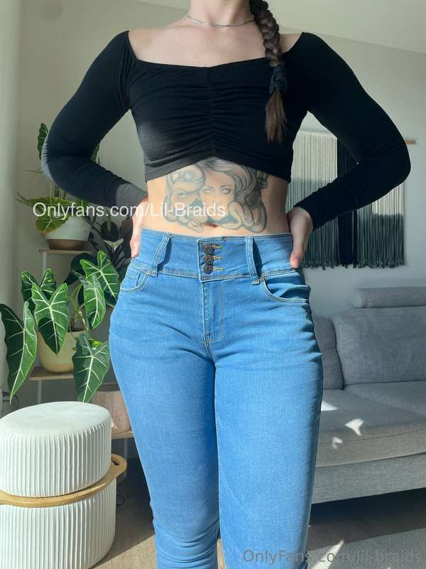 I finally found jeans that fit my 27” waist to 44” ass ratio.. 5