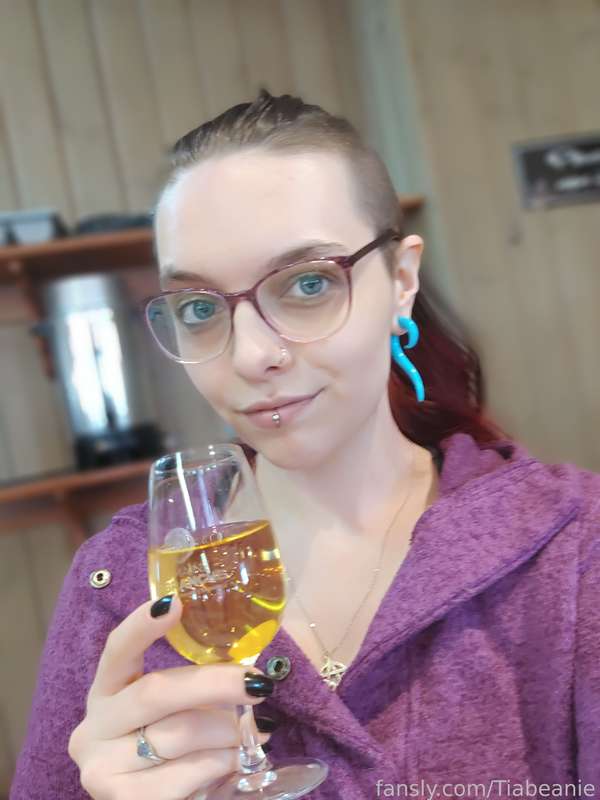 Tiabeanie - Fansly - 29 Mar, 2022