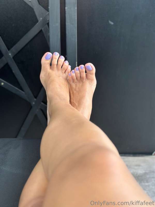 New lilac pedicure available for customs 1