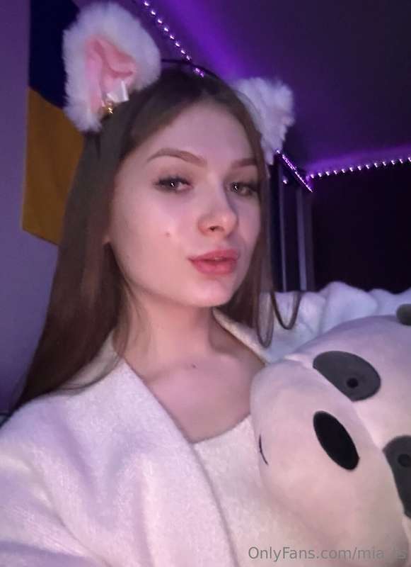 💖✨In this photo you can see me enjoying the warmth and cozin..