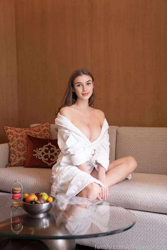 Oliviacastaxx - Fansly - 25 Aug, 2023