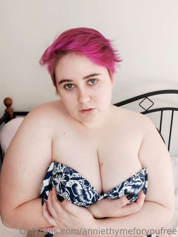 I like to take off my clothes 😈