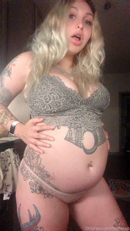 funnel chugging gain shake after stuffing, bloating and infl.. 2