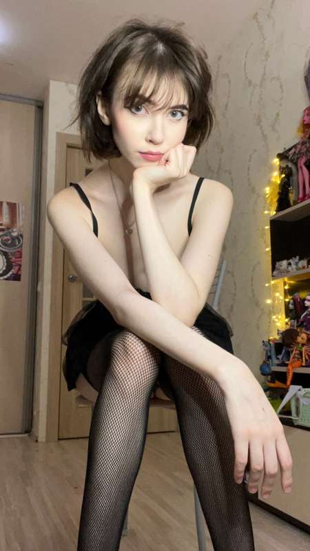 Yoursmalldoll - Fansly - 09 Dec, 2022 3