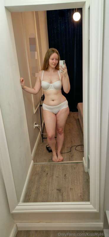 Love the cameltoe in these cotton panties 👀