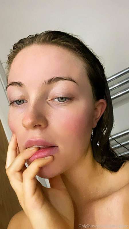 Sarahwxpfree - Onlyfans - 28 Oct, 2020