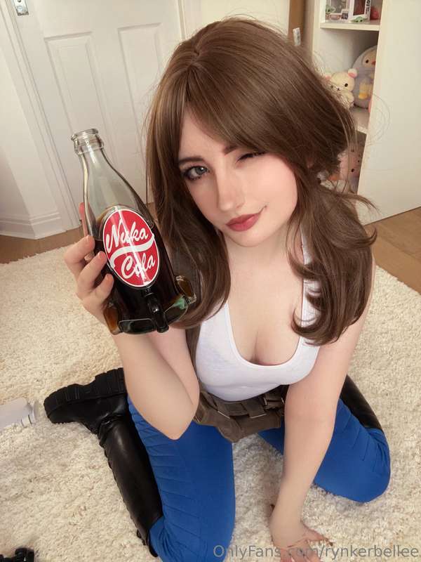 Soo some guy paid me 5 caps to let him suck my tiddies and I.. 3