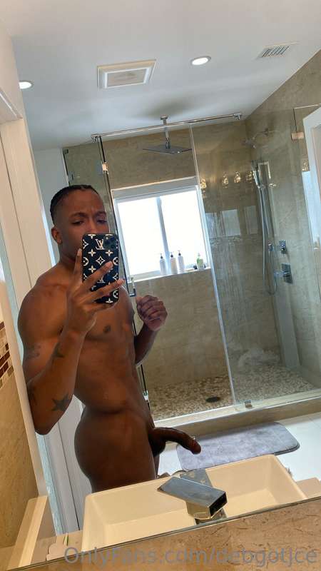 Good morning Miami☀️ Ready for the nude beach🏖️ 1