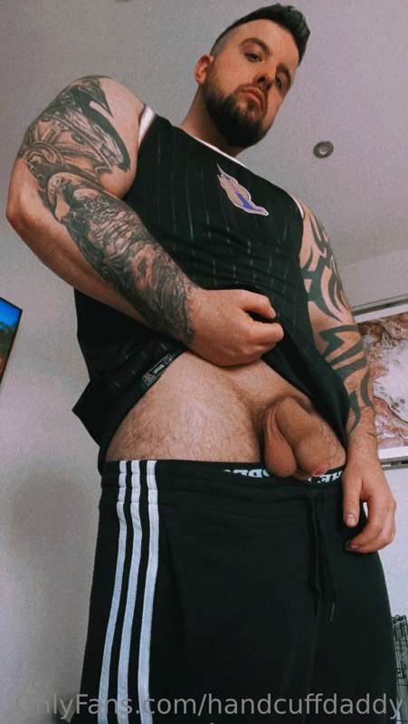 My cock ain’t gonna suck it’s self 👀😜💦