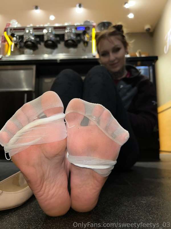 Those nylons are so sweaty … come smell them 🔥 13