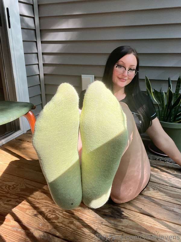 Green stinky socks☺️ so many stinky socks I need taken off m.. 8