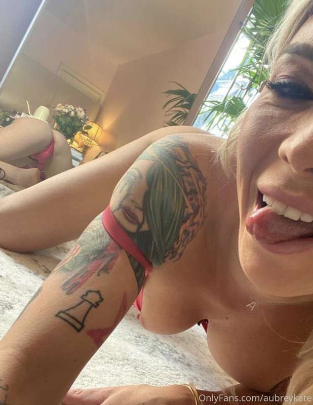 It's Friday... you should let me help you cum, message me an..