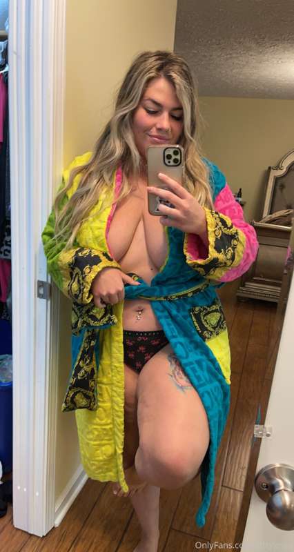 Sunday nights are for HORNY stepdaughters!!! 😍