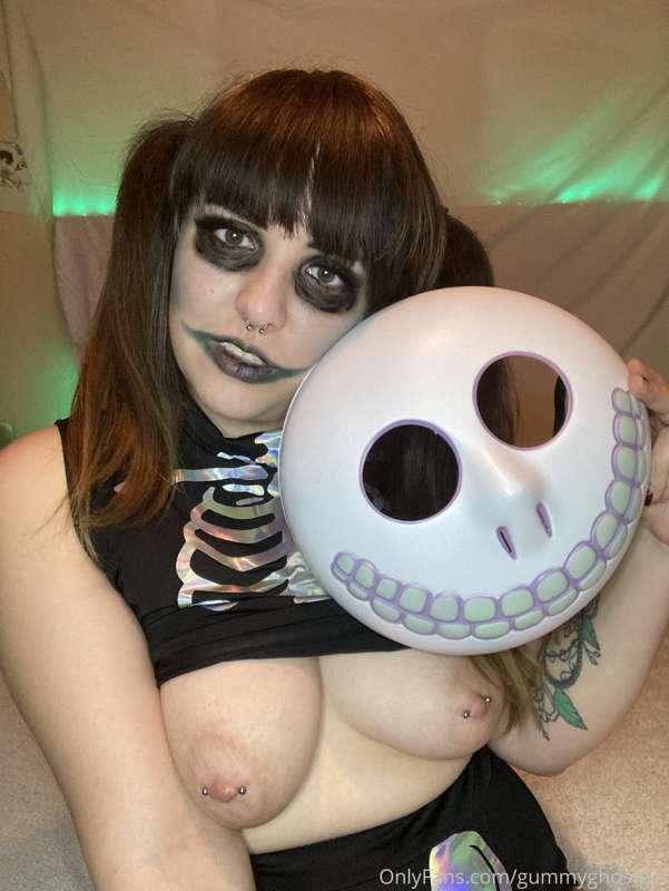 Barrel cosplay from the Nightmare Before Christmas 💀🎃 2