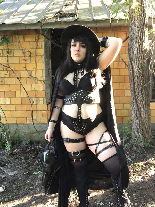 I may need to strip down to treat you properly 💉 19