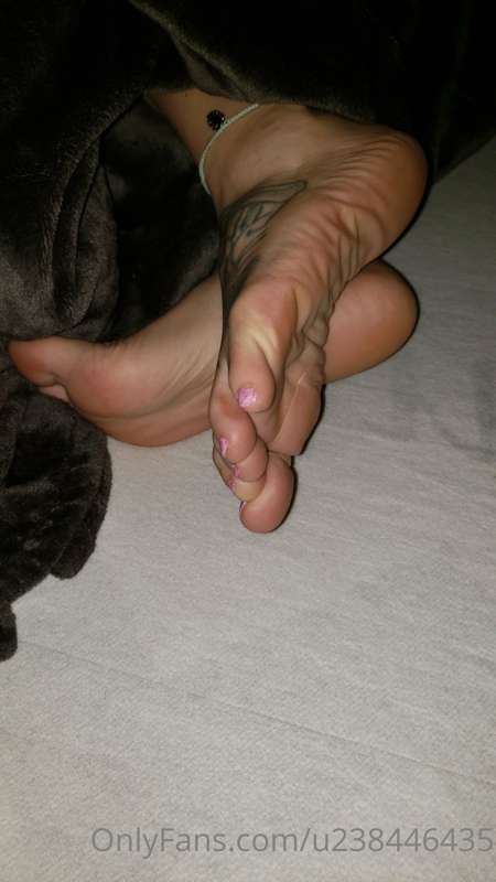 Its definitely a night for some joi videos!!! Who want one? ..