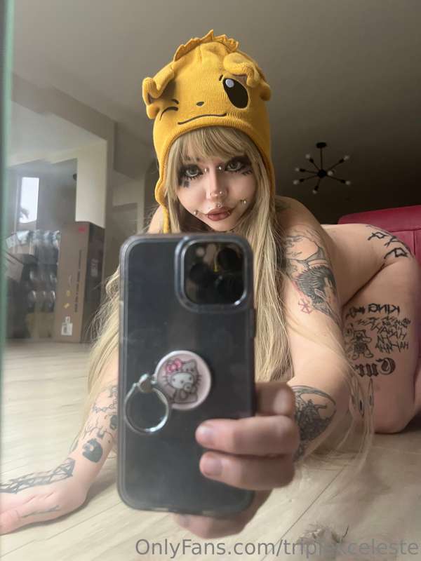 Does blonde hair look good on me ? 1