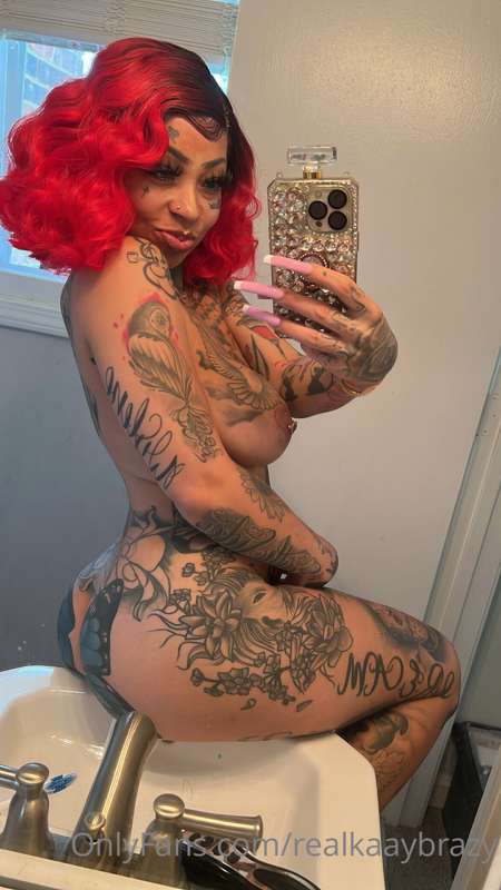 Who wants a wet pusssy live today 👀