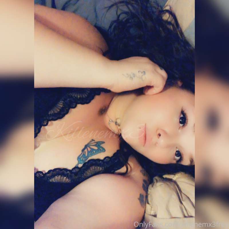 New photos and videos going on my premium page. You don’t wa..