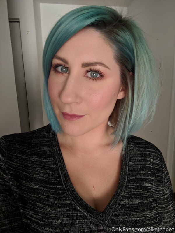 Who loves a good selfie?! ME! Here are some selfies througho.. 21