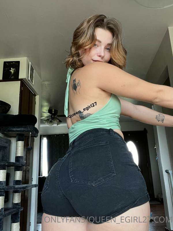 Booty shorts 2