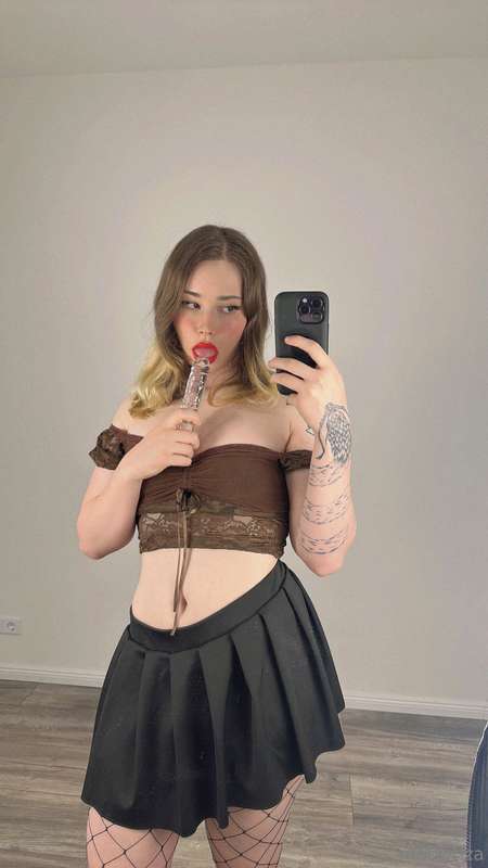 Sent you something extra naughty...PS if you aren't subbed t..