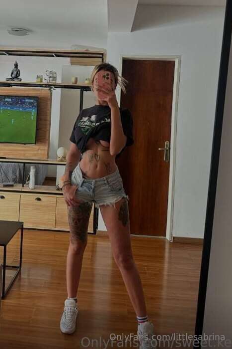 🧡SUBSCRIPTION FOR FREE🧡Horny @sweet.kendi shows her pussy ju..