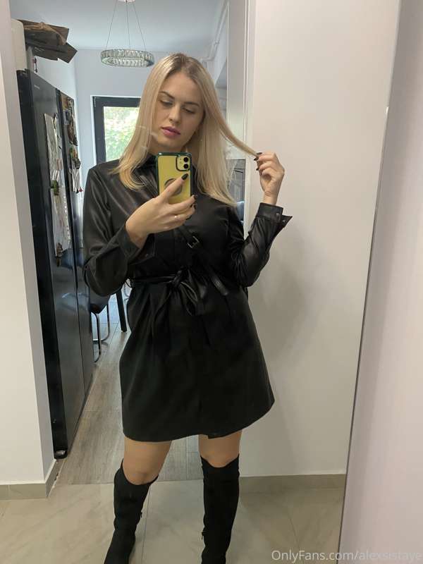 Ready to go out 😃 Do you like my outfit?