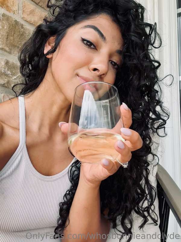 Cheers to a great weekend! 🥂 I love you guys ❤️ 1