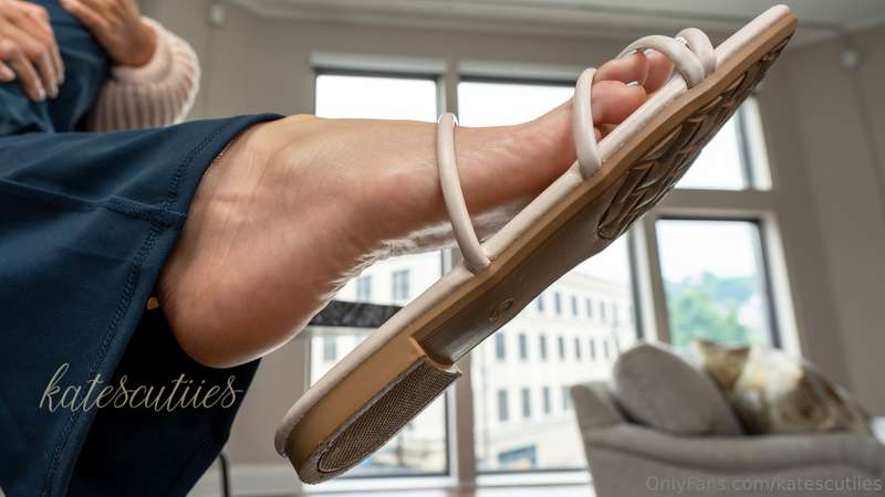 A little sandal tease for my favorite foot boys😘 I can’t wai.. 6