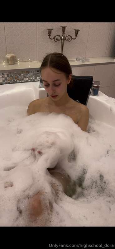 Nothing beats a relaxing bath time!🥰There's something so soo..