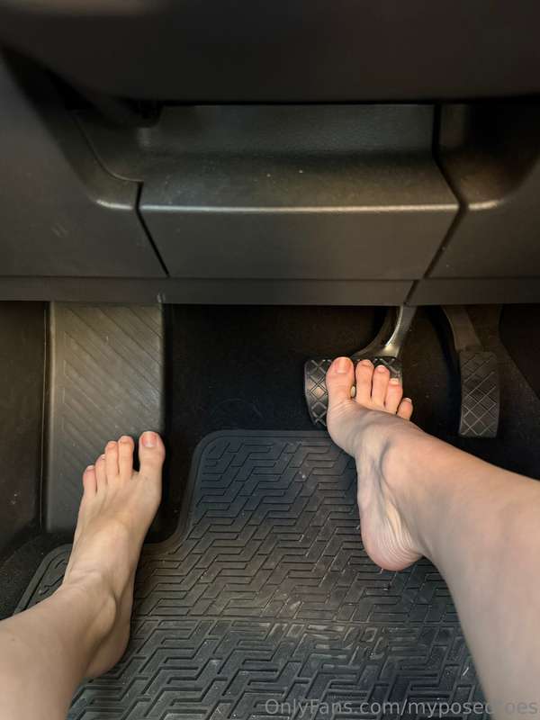 A little early for my pilates class so I took some pictures ..
