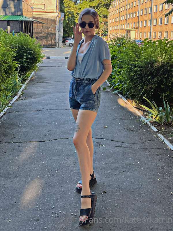 I love sunny weather, I always look beautiful when I bathe i.. 3