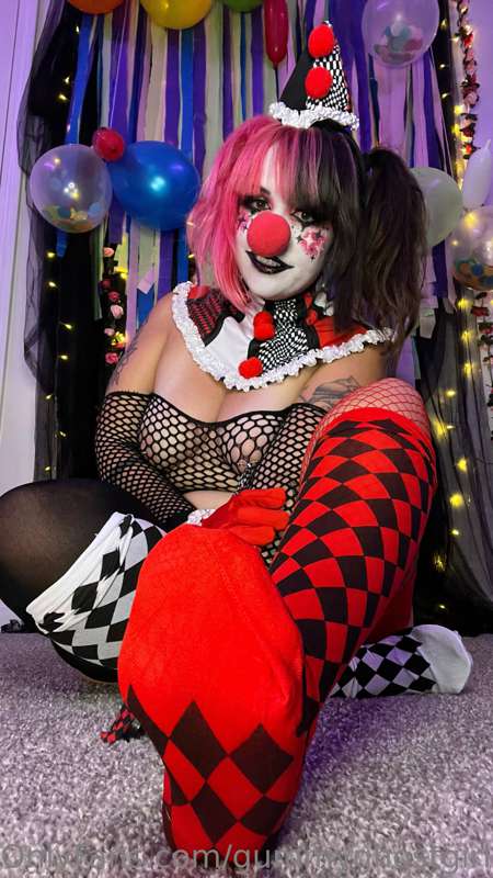 Clussy 🤡 28