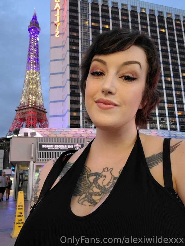 Alexiwildexxx - Onlyfans - 15 Oct, 2022