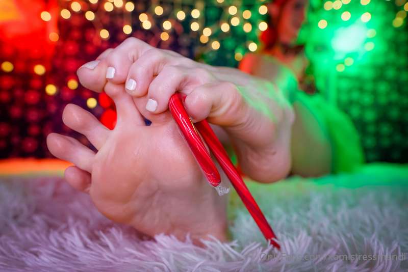 I want YOUR candy cane between my soles! 2